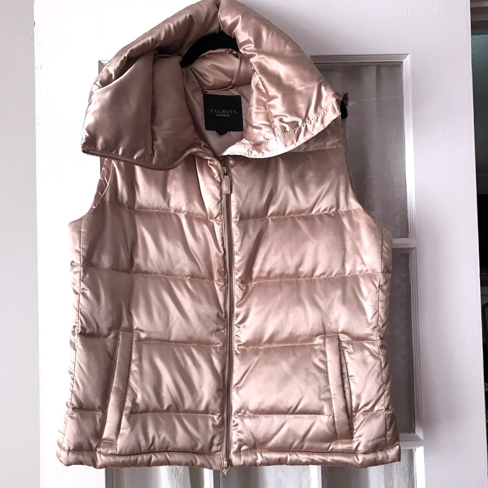 Gold puffer vest with huge portrait collar